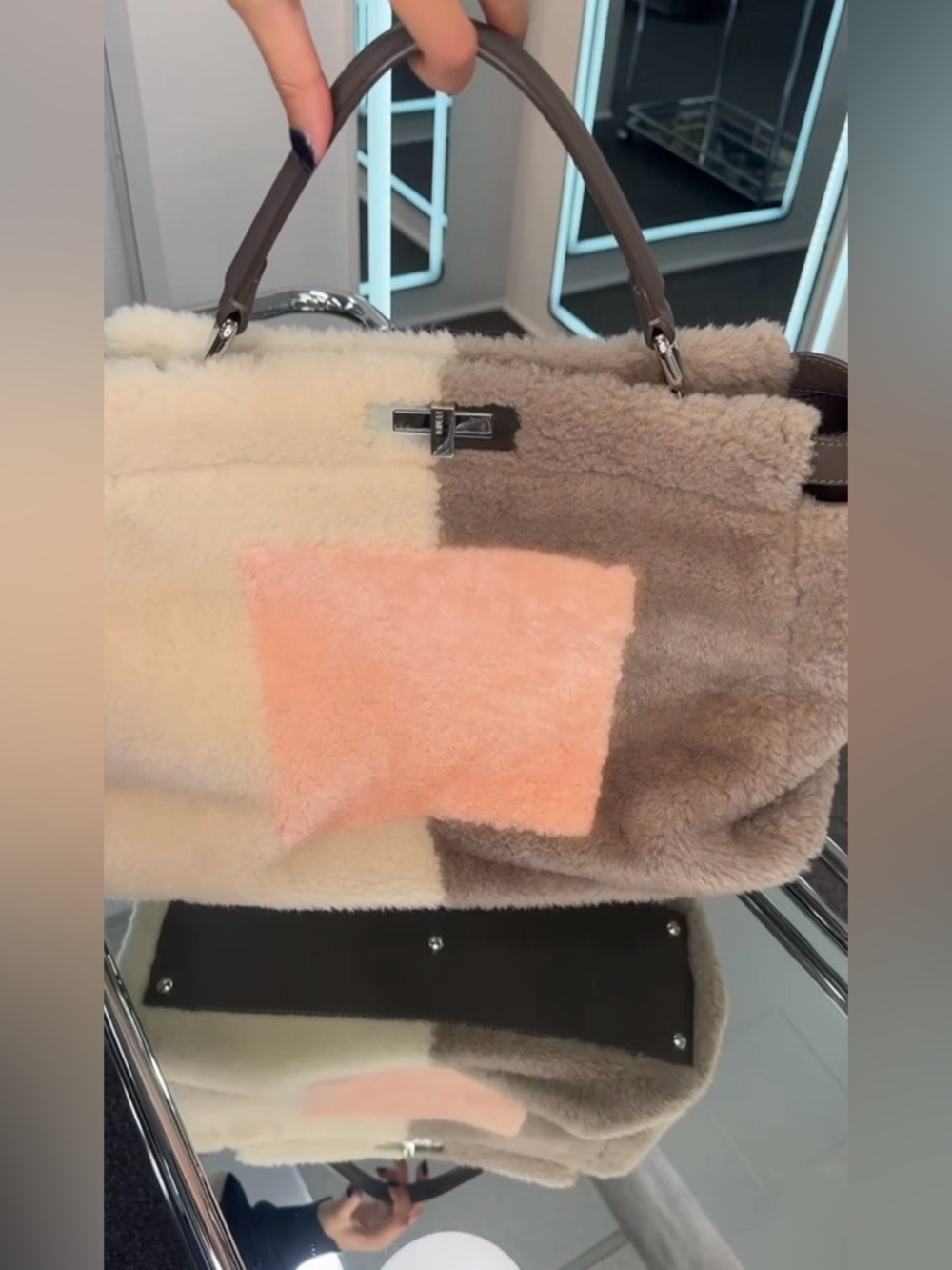 Fendi Bag - Picture 4 of 14